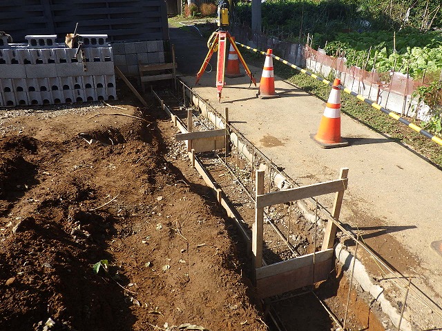 駐車場土留め・舗装工事 4