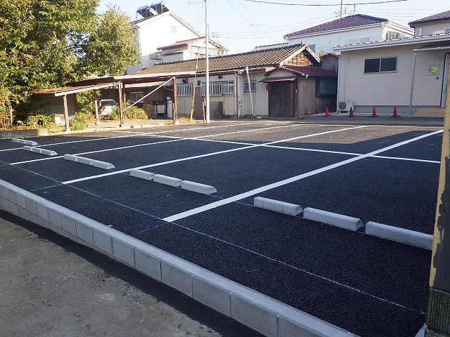 駐車場土留め・舗装工事